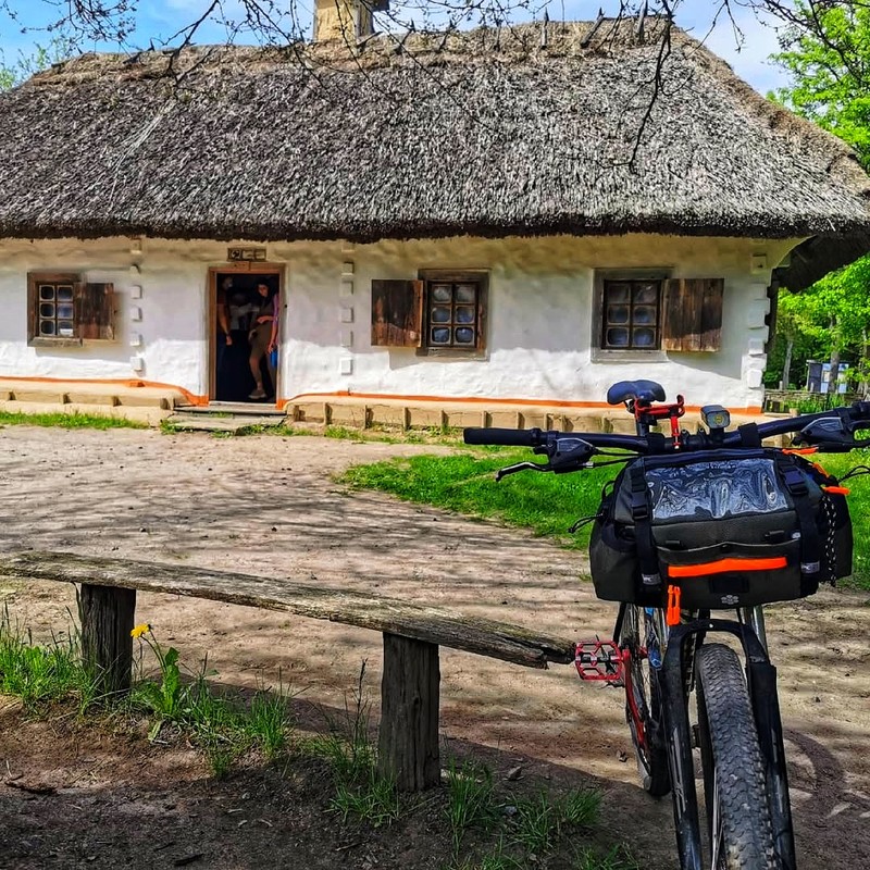 Велосипед влітку: як захиститися від сонця та втоми